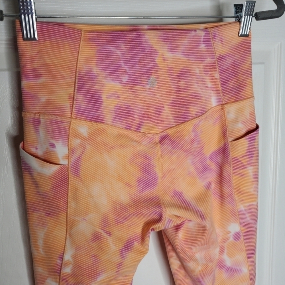 Athleta Salutation Pink Stripe Tie Dye High Rise Stash Pocket Capri Leggings - Picture 7 of 11